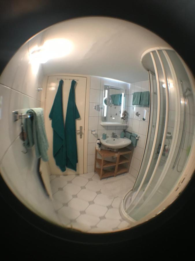 Nias Guesthouse ラインベーク エクステリア 写真